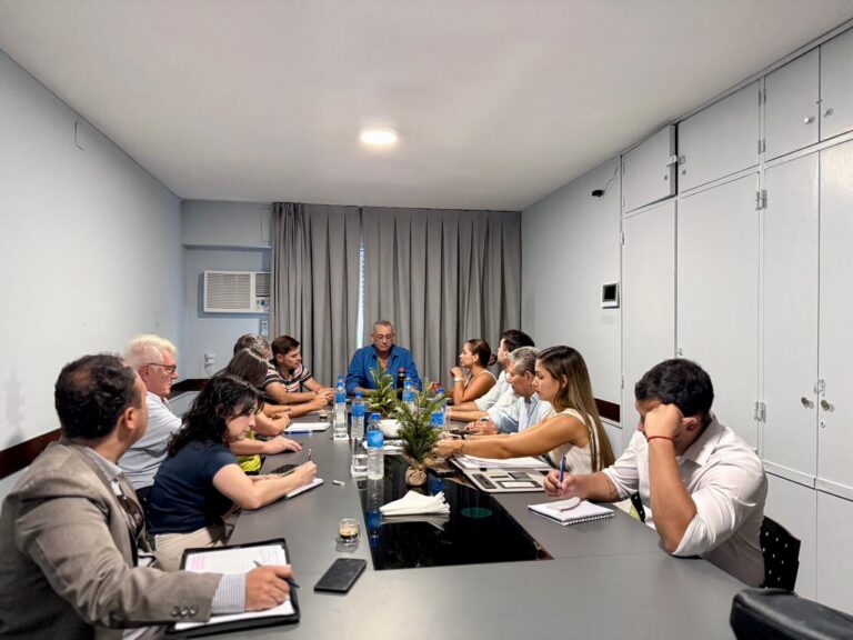 Encuentro con legisladores por proyecto de cancelación de deudas provinciales